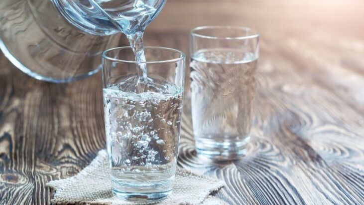 čašu vode za dijetu za piće